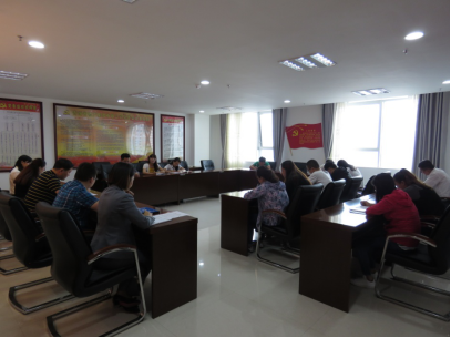 領會精神實質，迅速掀起學習宣傳貫徹團的十八大精神熱潮